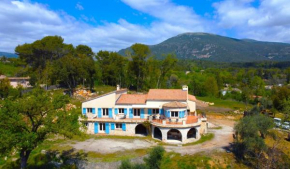 Haut de villa 175m² sur terrain 14000m² avec vue montagnes et aperçu mer